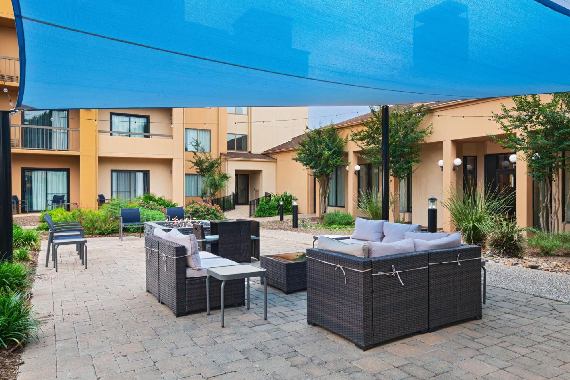 Hotel Courtyard By Marriott San Antonio Airport Exterior foto