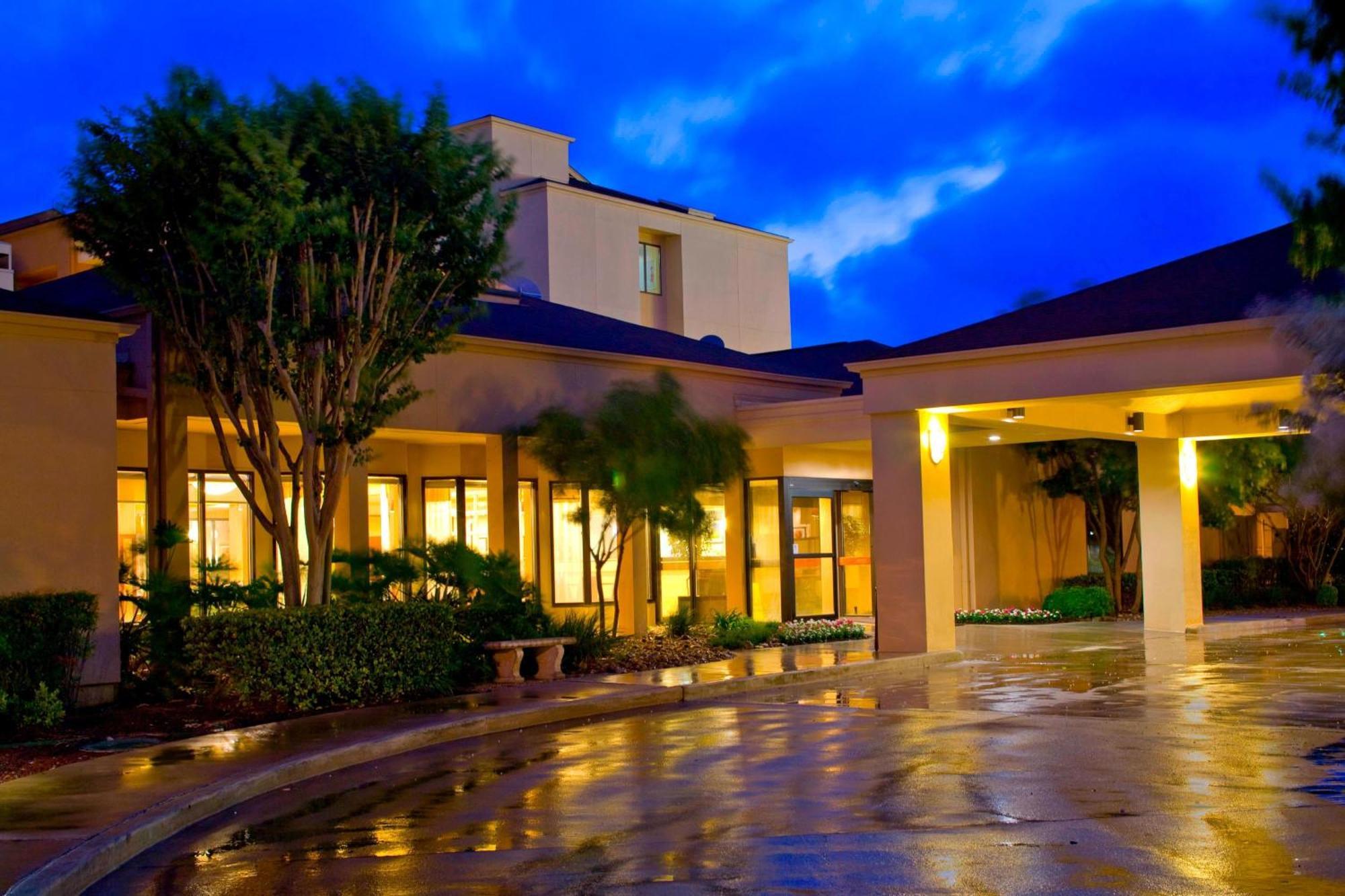 Hotel Courtyard By Marriott San Antonio Airport Exterior foto