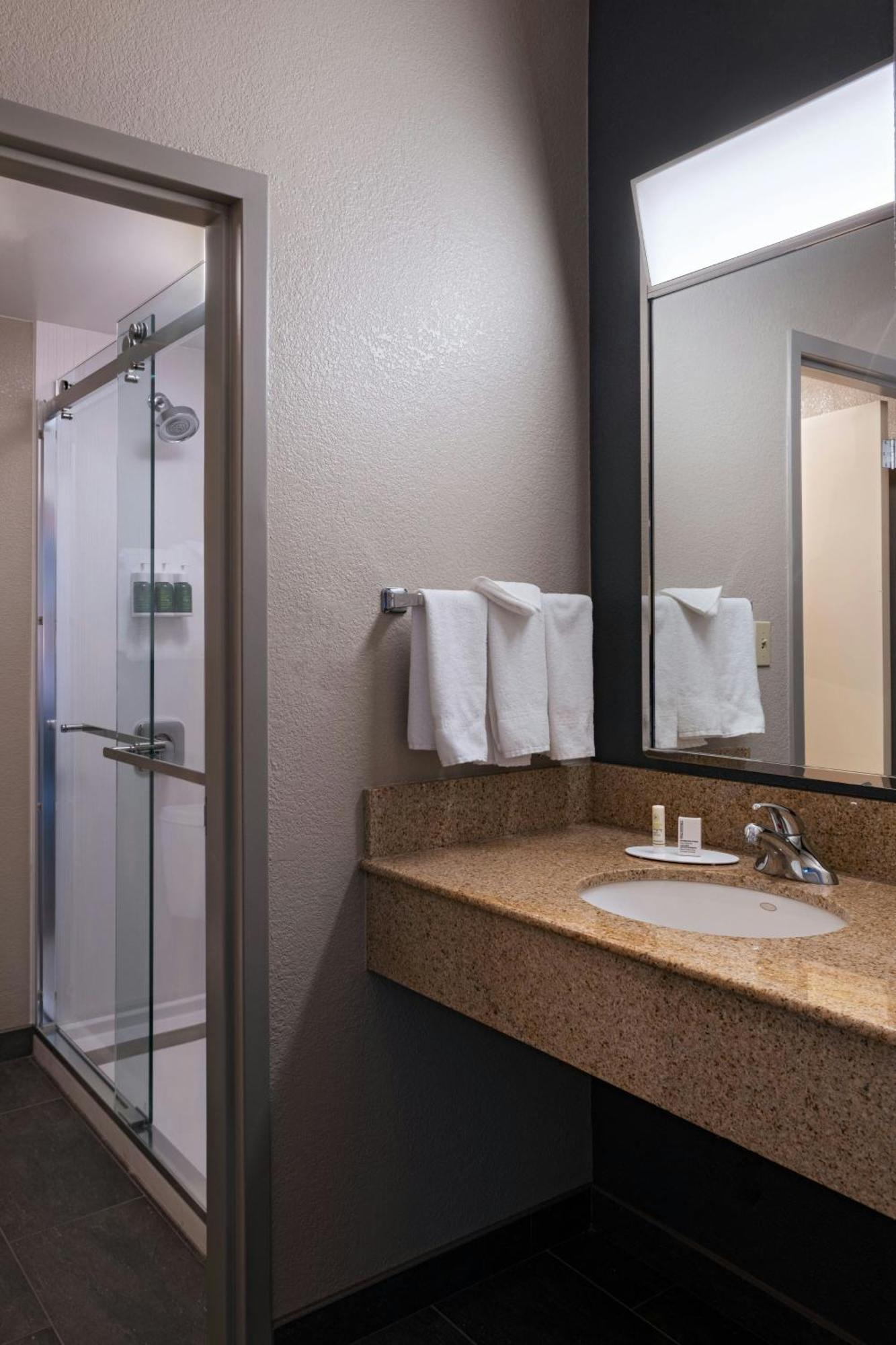 Hotel Courtyard By Marriott San Antonio Airport Exterior foto